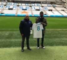 Et encore un joueur qui prend la direction de l’OM, Darryl BAKOLA (FC Red star-2007) signe à l’Olympique de Marseille……